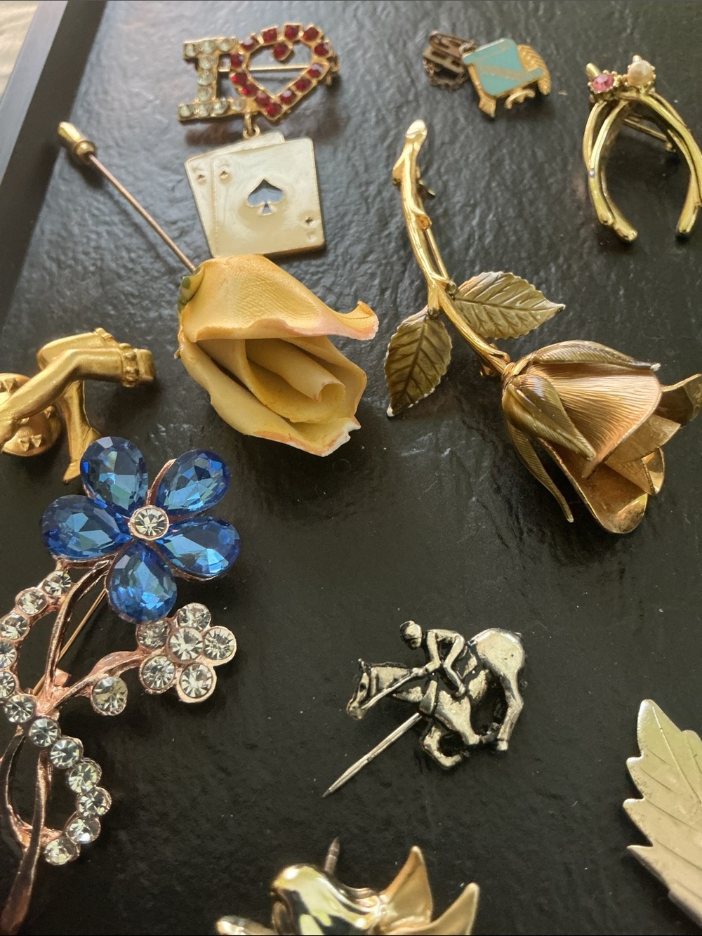 20-Piece Vintage Brooch Set RESELLERS CRAFTERS JEWELRY LOVERS - Picture 9 of 9